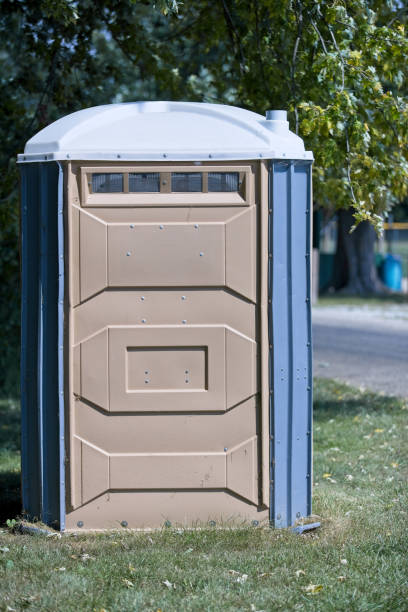 Best Portable restroom trailer rental  in Riverdale, IL